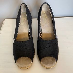 TOMS Open Toe Wedge Sandal 8W. I wear an 8 and these fit more like an 8.5 IMO